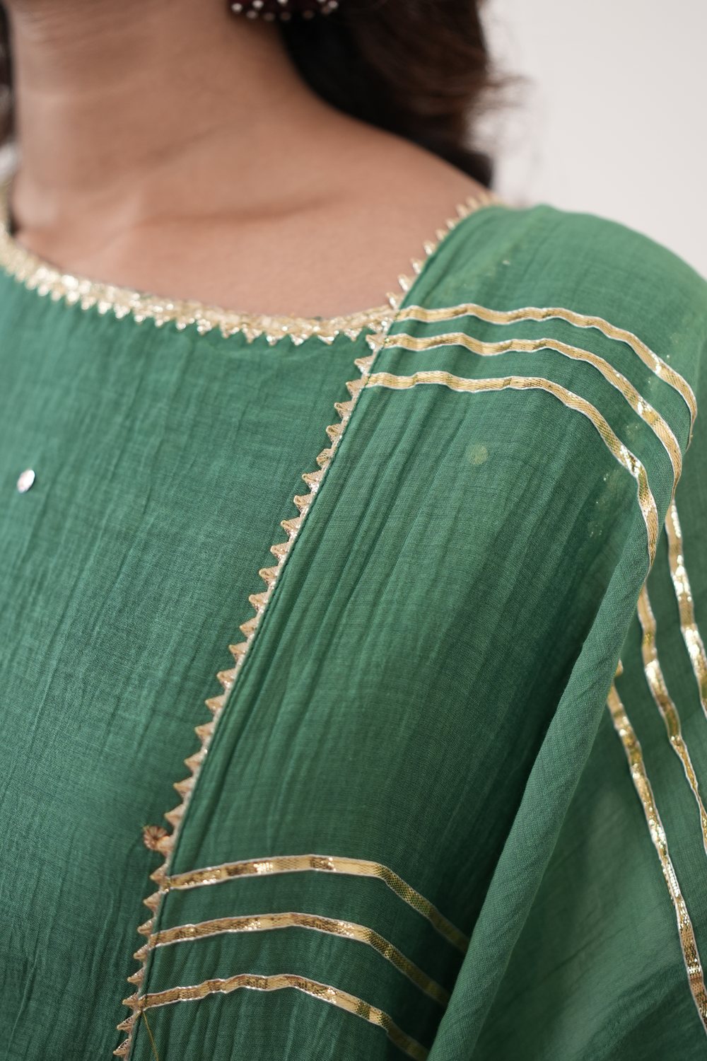 Resham Royal Green suit set — neckline and dupatta detail